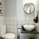 Lägenhet Delphic Moments I Cozy 1br 2ba 2 Double Beds