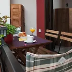 Lägenhet Delphic Moments I Cozy 1br 2ba 2 Double Beds Delphi